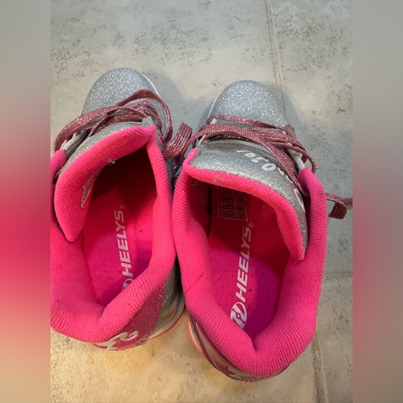 HEELYS Girl's Pro 20 Barbie (Little Kid/Big‎ Kid/Adult), Youth Size 4 - Picture 6 of 7